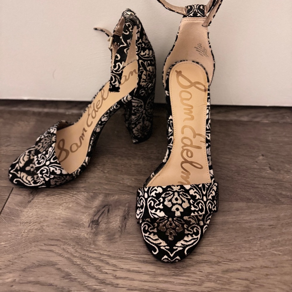 Sam Edelman Yaro Heeled Strappy Sandal Black Gold Floral Jacquard Shoe, 5.5